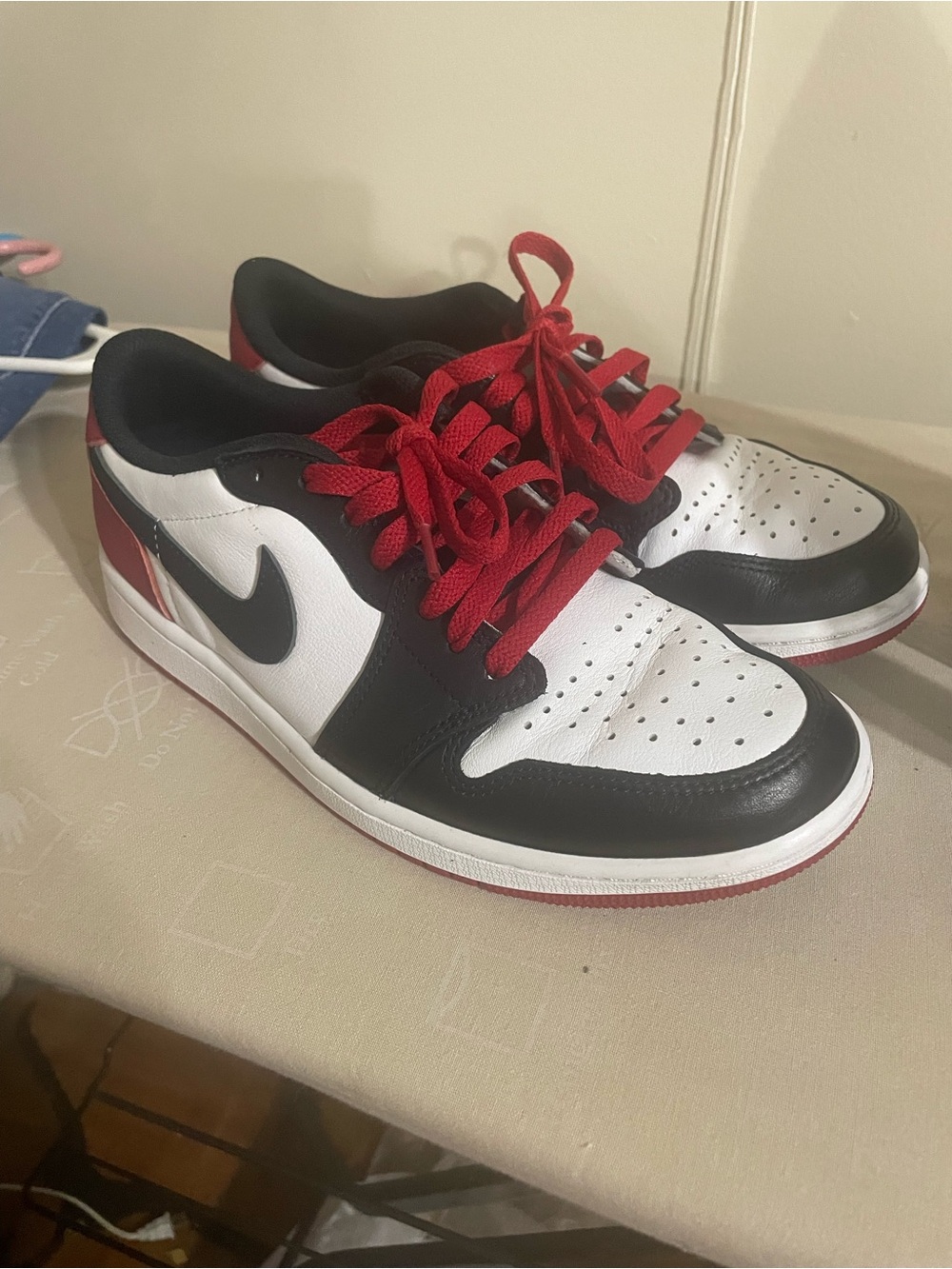 Jordan Men’s Low Top Sneakers - White/Black/Red